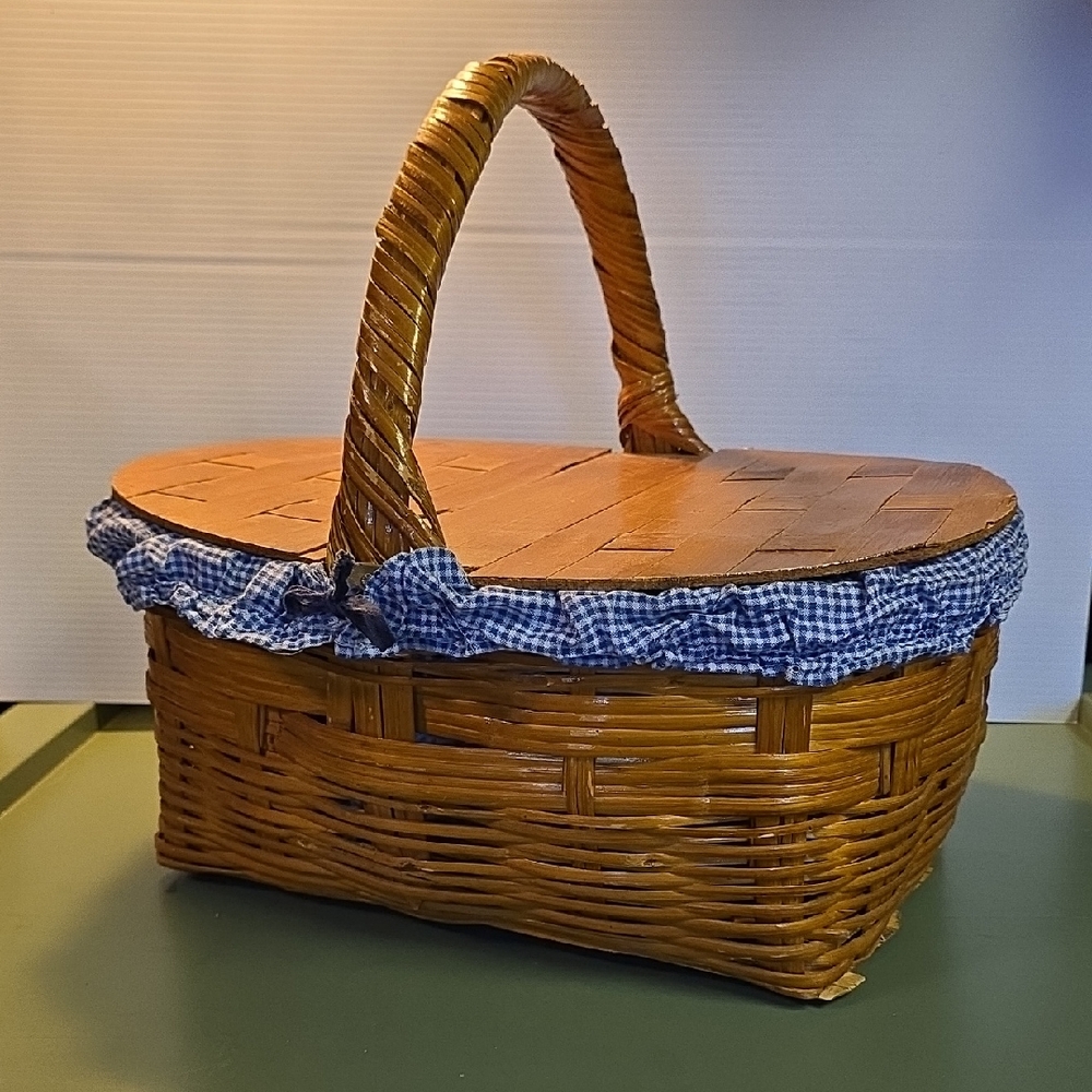 Vintage Wicker Picnic Basket with Blue Gingham Lining